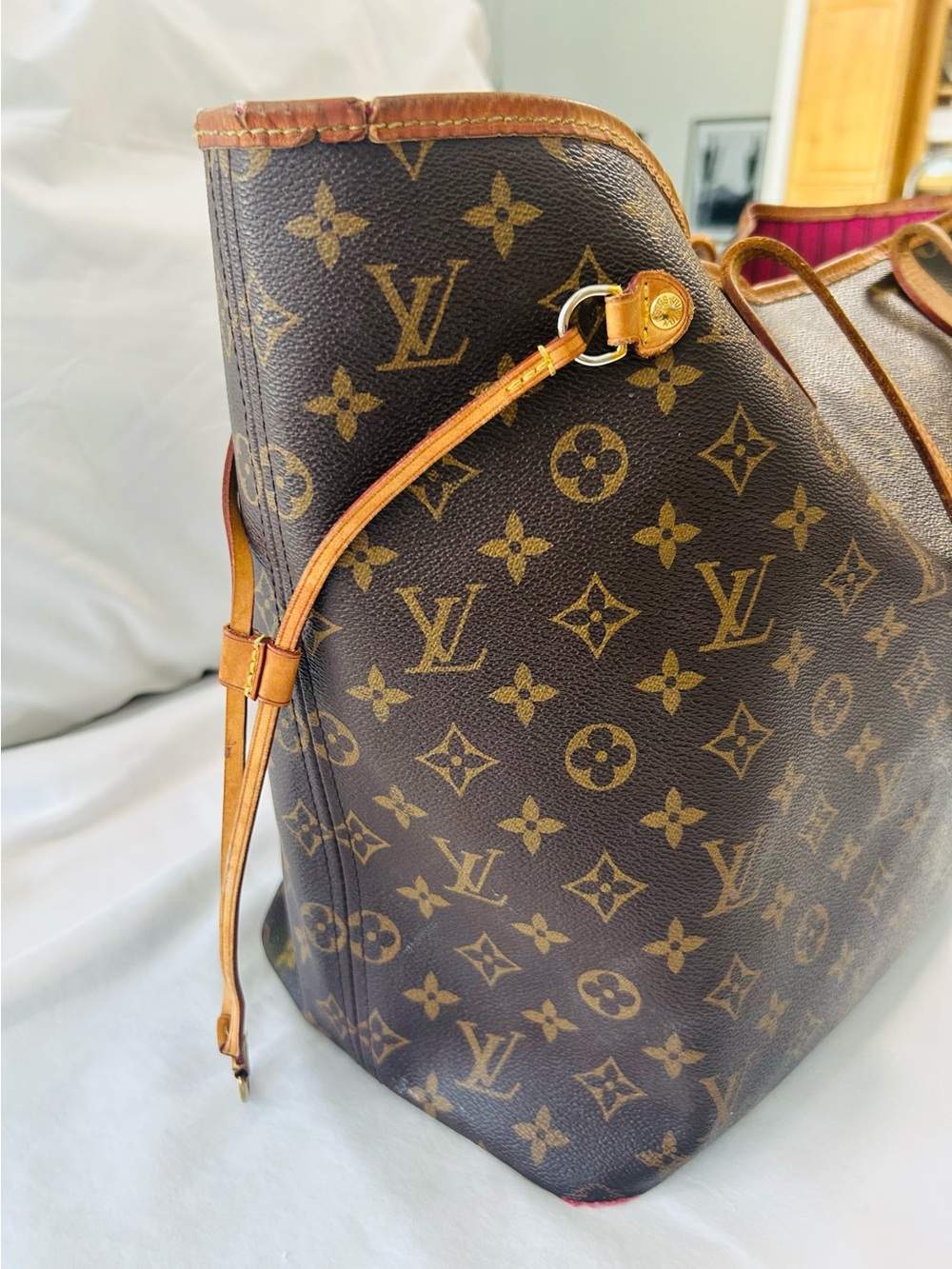 Louis Vuitton Neverfull GM 
❤️Bundle 2 items and save 10%❤️ - Picture 4 of 16
